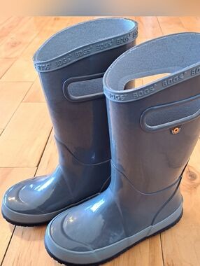 EUC! BOGS Kids Rainboot Solid Boot Gray Size 13